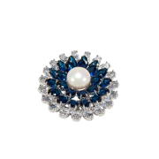 Elegant multi-layered floral brooch