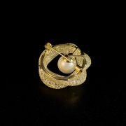 Elegant openwork gold thread pearl flower brooch